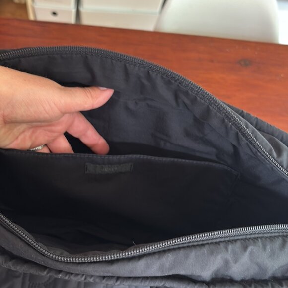 J. CREW Puffer Logo Tote Bag With PrimaLoft New With Tags - Picture 6 of 9